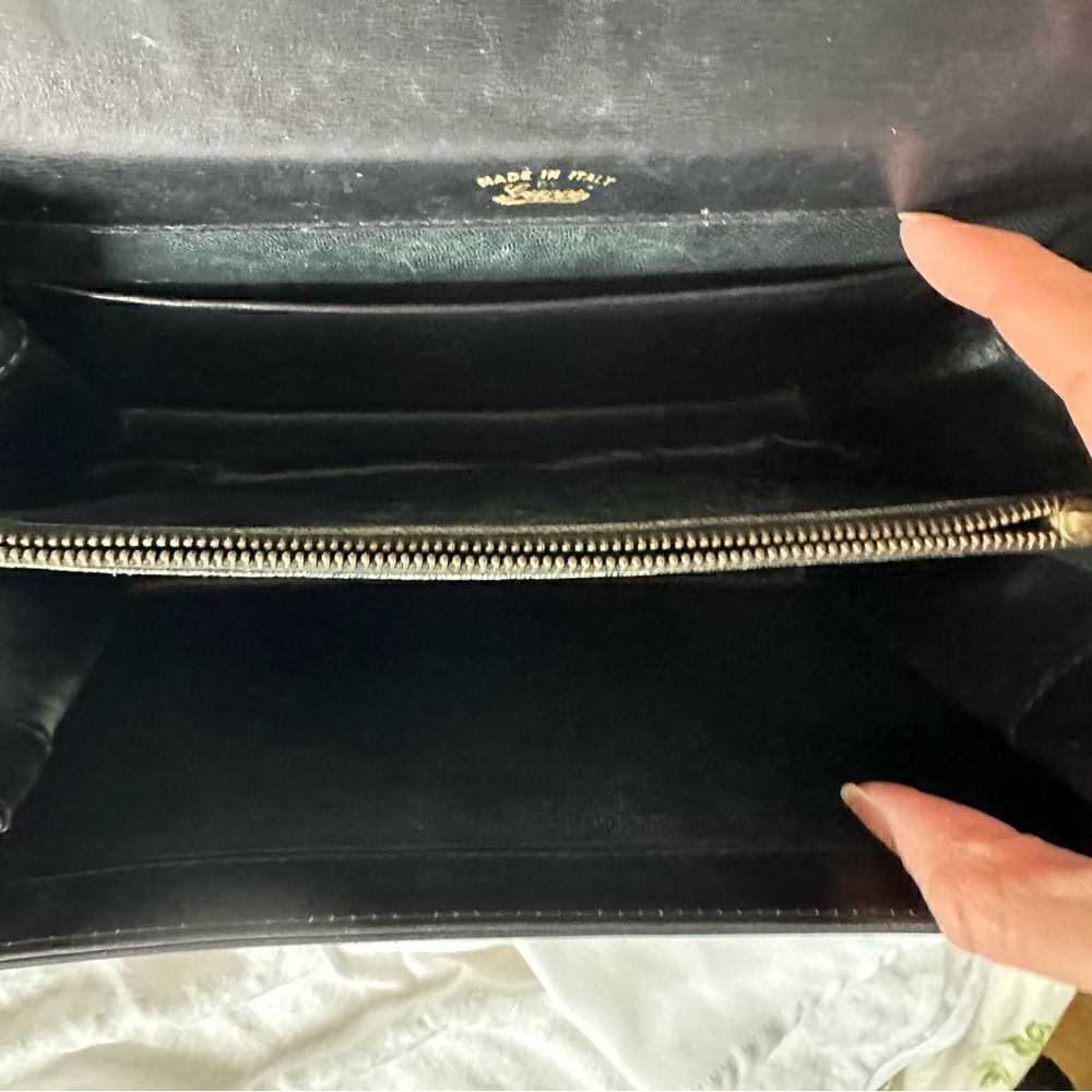 Gucci black leather web accent and gold GG lock shoulder - Picture 16 of 16